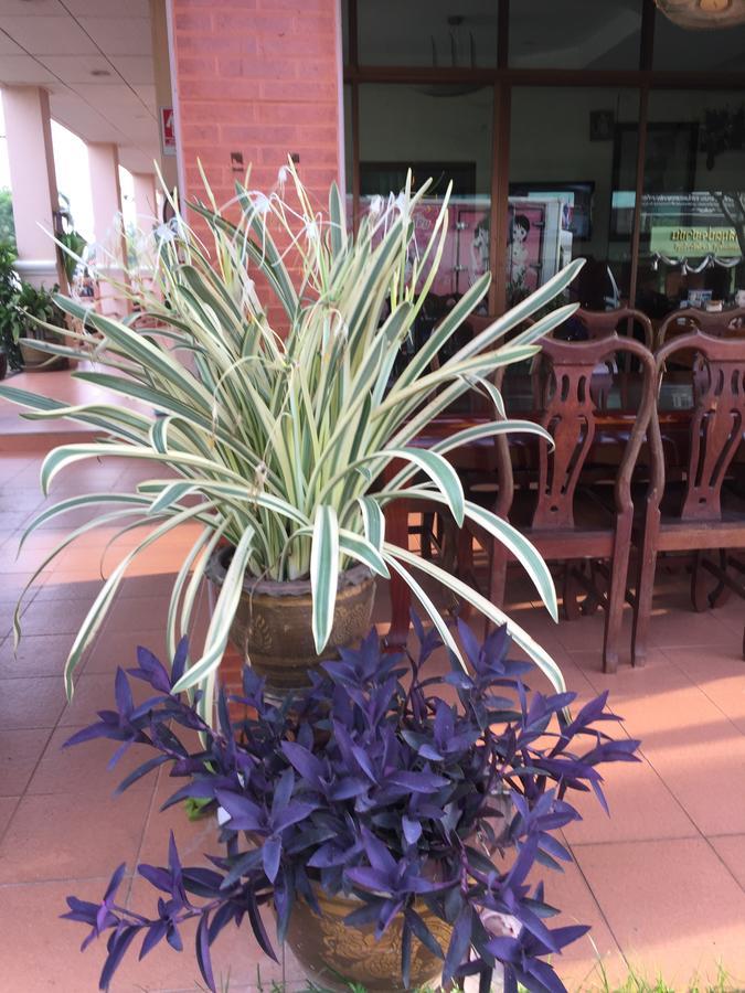 Poon Suk Hotel Kabin Buri Dış mekan fotoğraf