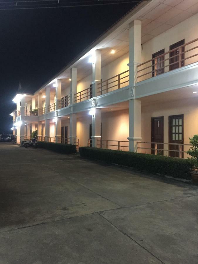 Poon Suk Hotel Kabin Buri Dış mekan fotoğraf